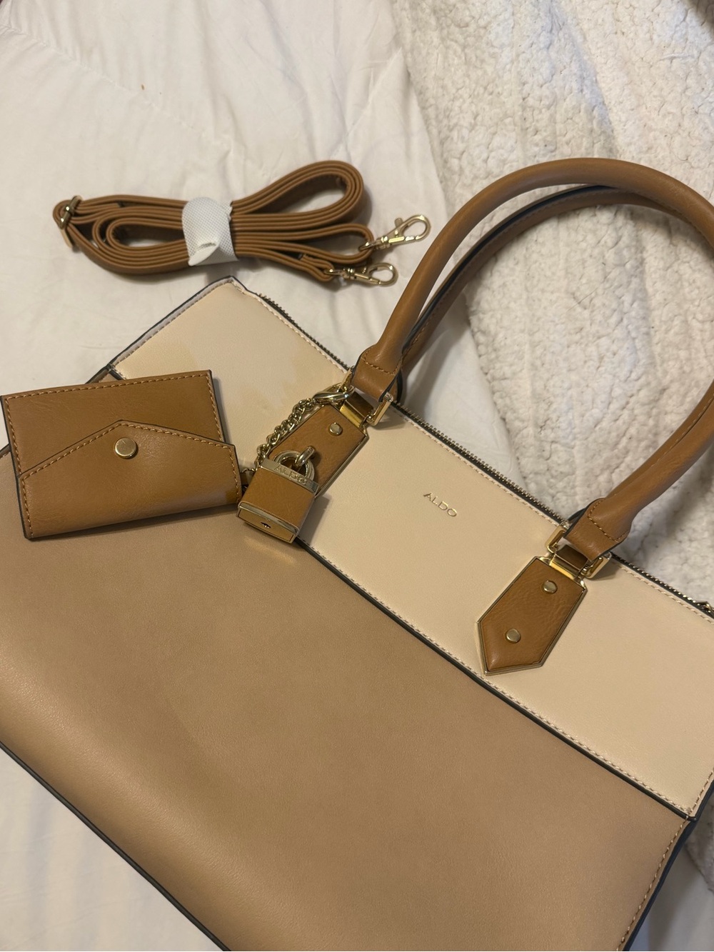 NWT | ALDO Retriever Vegan Leather Purse with Accessories 👜
